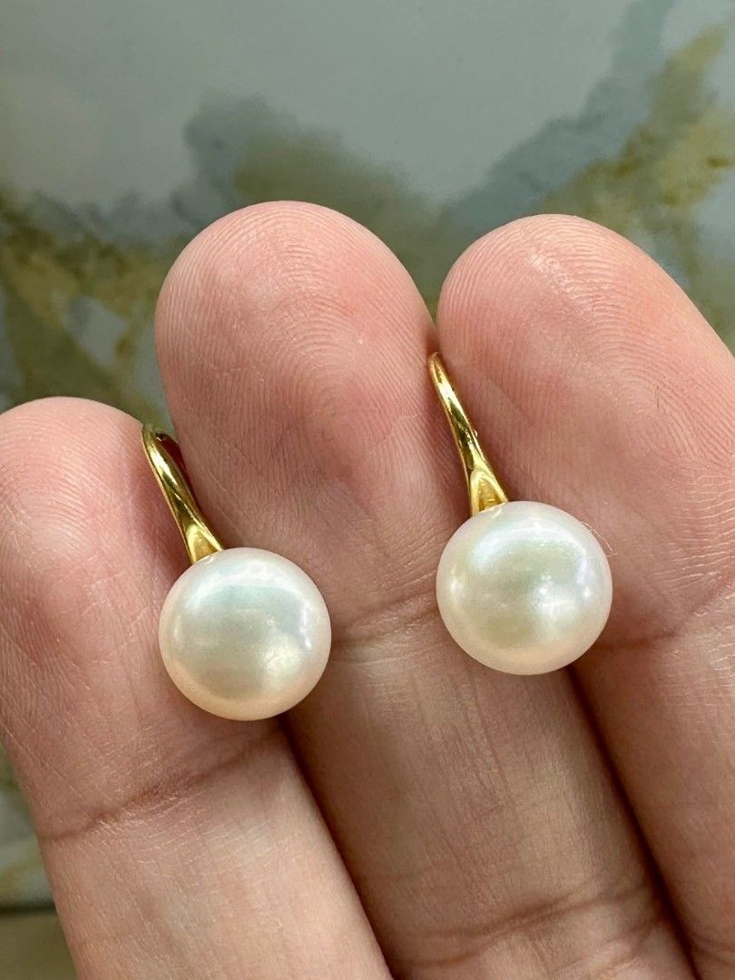 Fresh water pearl spoon style (Category: Earrings) located in Malabon City. Submitted by aishahgirlshop (Listing ID 1462332504, Image 2). Description: 100%Authentic Fresh water pearl Siopao round Spoon style earring Vermail setting Non tarnished Hypoallergenic With Authenticity card and velvet GCASH PAYMENT ONLY Best deal for 2k.