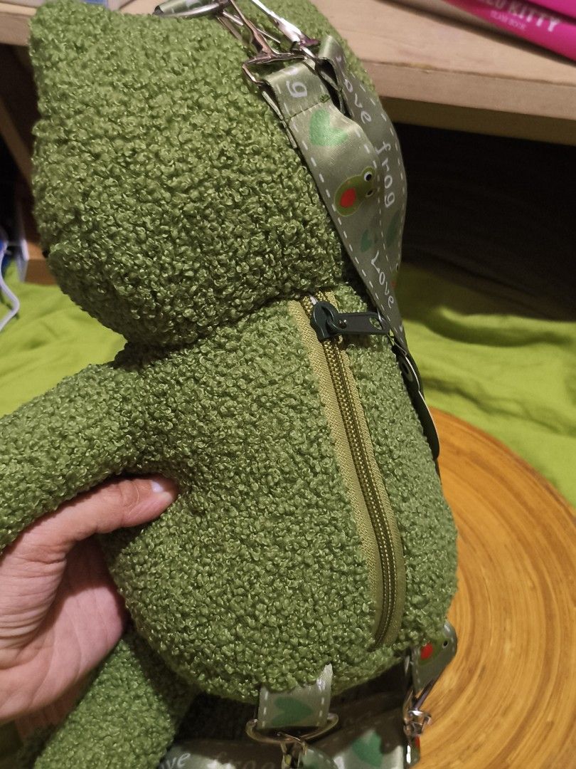 Frog stuffed toy backpack plush pouch cute (Category: Plushies & Soft Toys) located in Paranaque City. Submitted by japancollectibles (Listing ID 1462382725, Image 2). Description: 🍀Read: Payment first policy 🍓 Mop: gcash / BPI Shipping : Lalamove and LBC 1st to pay gets the item Location : Paranaque 1st to pay gets the item Battery for size reference 🌸Japan/ korea/England Surplus items collectible 🔴Carefully check each photos 🔴Manage your e