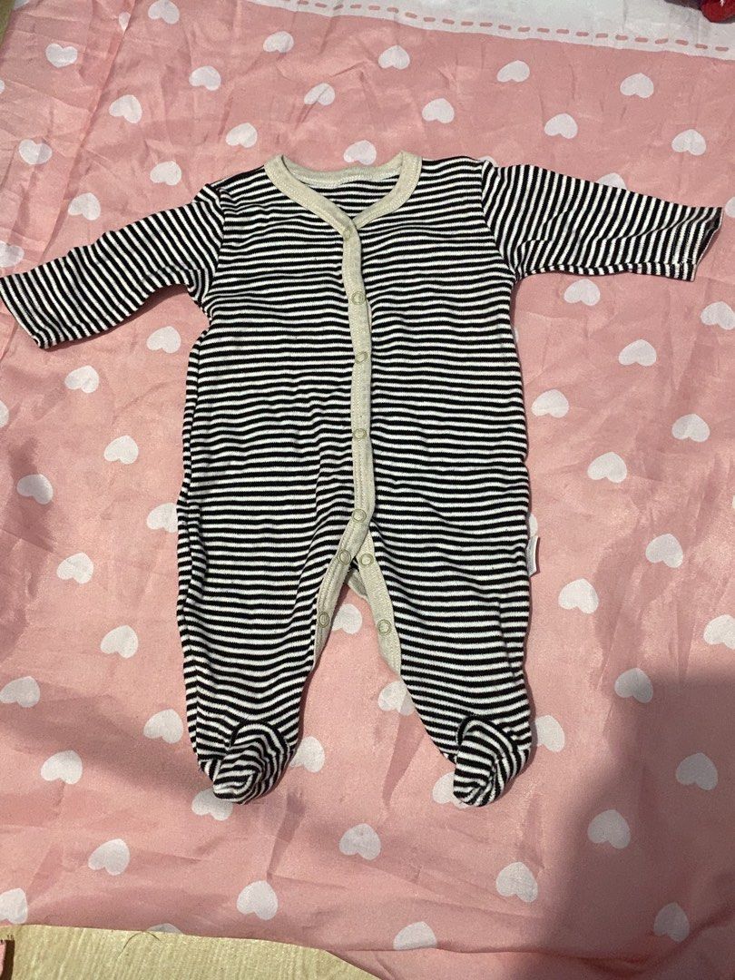 Frog Suit 0-9months (12pcs) all brandedp (Category: Babies & Kids Fashion) located in Bulacan. Submitted by ella_dyness (Listing ID 1462394196, Image 3). Description: frogsuit all branded .