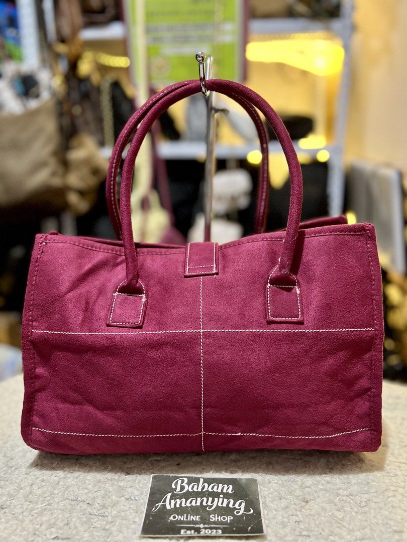 Fuschia Suede Hand Bag (Category: Tote Bags) located in Rizal. Submitted by babamamanyingonlineshop (Listing ID 1462267908, Image 3). Description: .
