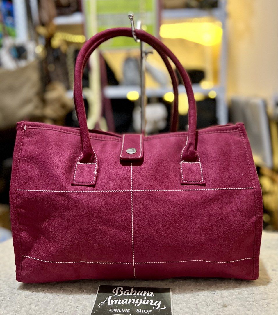 Fuschia Suede Hand Bag (Category: Tote Bags) located in Rizal. Submitted by babamamanyingonlineshop (Listing ID 1462267908, Image 1). Description: .