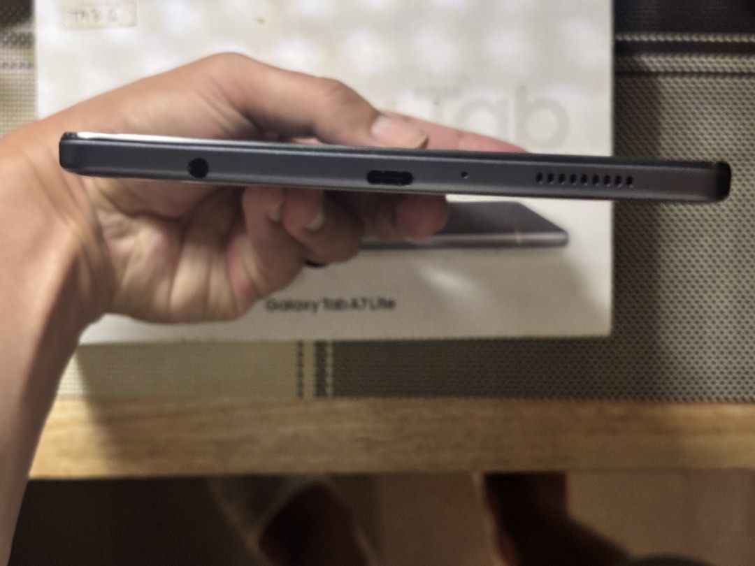 Galaxy Tab A7 Lite (Category: Android) located in Mandaluyong City. Submitted by ipau888 (Listing ID 1462438571, Image 3). Description: - Samsung Galaxy Tab A7 Lite - 32GB storage - Layered condition 4 (excellent) - Slim and lightweight design - Ideal for browsing, media, and online learning.