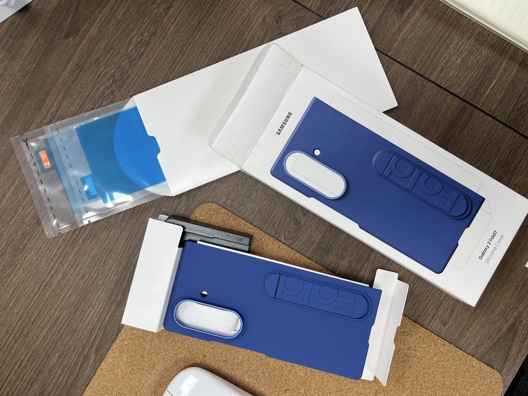 Galaxy Z Fold7 Silicone Case Blue (Category: Cases & Sleeves) located in Manila. Submitted by silentrabbit.0904fc (Listing ID 1462357513, Image 2). Description: Brand new, unused silicone case for Galaxy Z Fold7. Complete with box. Original price is Php3,390 SRP, selling for Php1,500. Product code EF-MF966.
