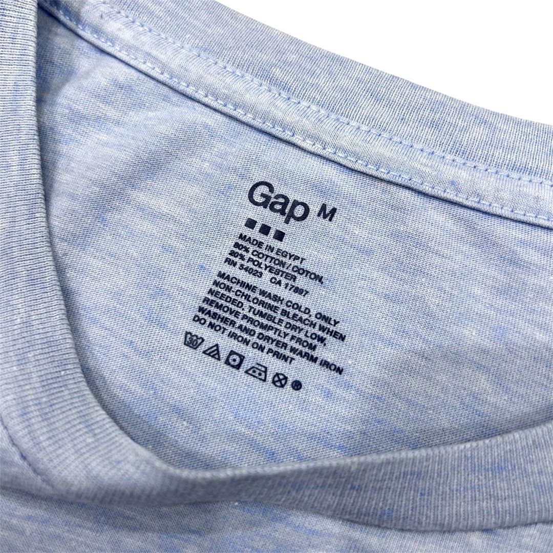 GAP Basic Plain Blank Tshirt (Category: Tshirts & Polo Shirts) located in Kulim. Submitted by bekfinds (Listing ID 1462386853, Image 3). Description: size M (21/28.5) condition 9/10 single stitch 80 cotton 20 polyester sedikit kekuningan halus RM 8 sahaja harga asal RM 15 # vintage rare usa 90s y2k streetwear retro aesthetic minimalist aop ovp fullprint big print back hit graphic edwin plain basic blank western .