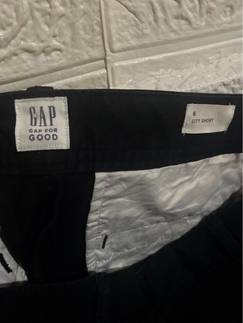 GAP City Shorts Black Size 6 (Category: Shorts) located in Manila. Submitted by myshanshine (Listing ID 1462378565, Image 2). Description: - Black GAP City Shorts - Size 6 - Classic, everyday style - Front zipper closure - Two front pockets - Simple and versatile.