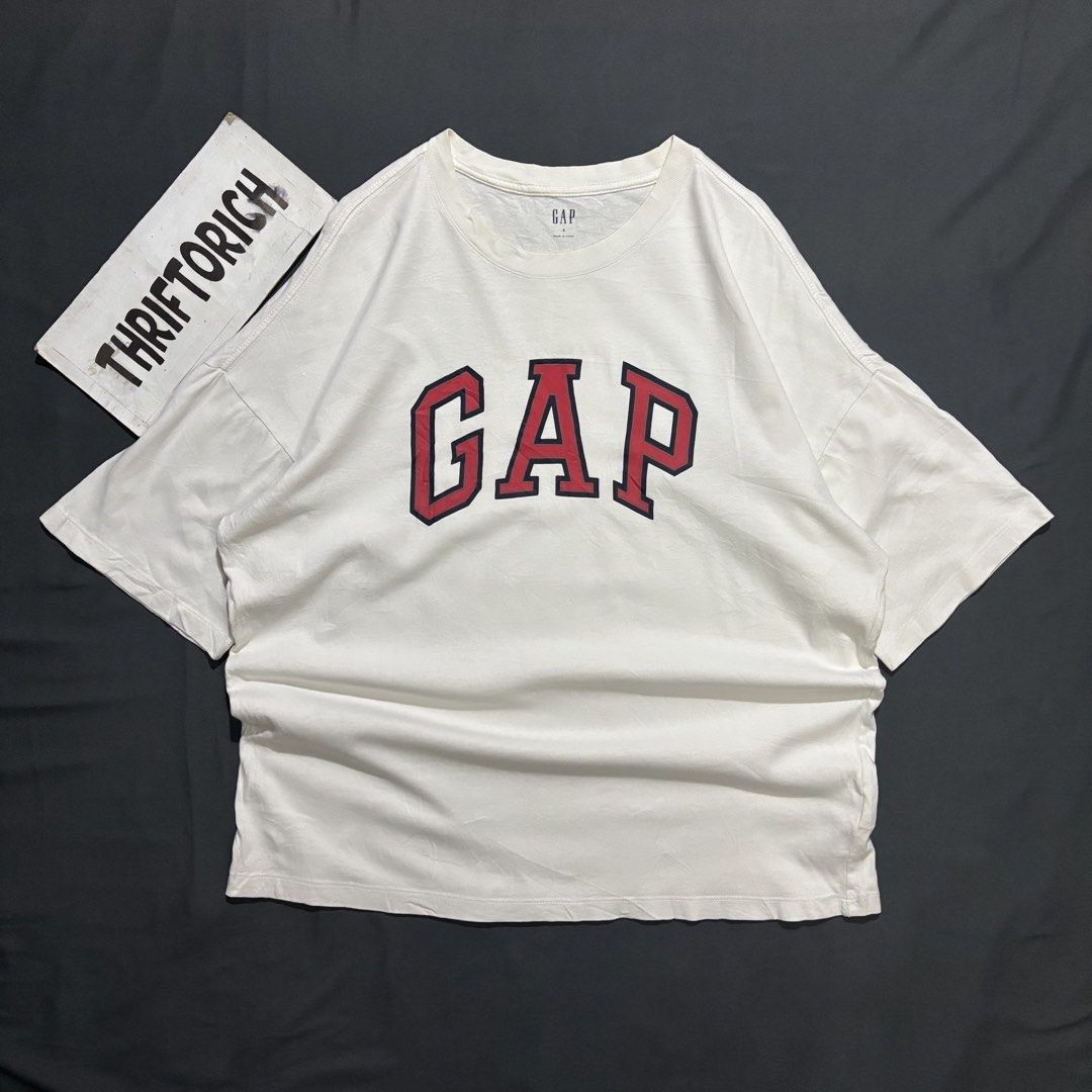 GAP WHITE SHIRT (Category: Tshirts & Polo Shirts ) located in Taytay. Submitted by dwinsapparel (Listing ID 1462373158, Image 1). Description: GAP WHITE SHIRT W-23.5 L-26 EXCELLENT CONDITION NEED WASH COMPLETE TAGS.