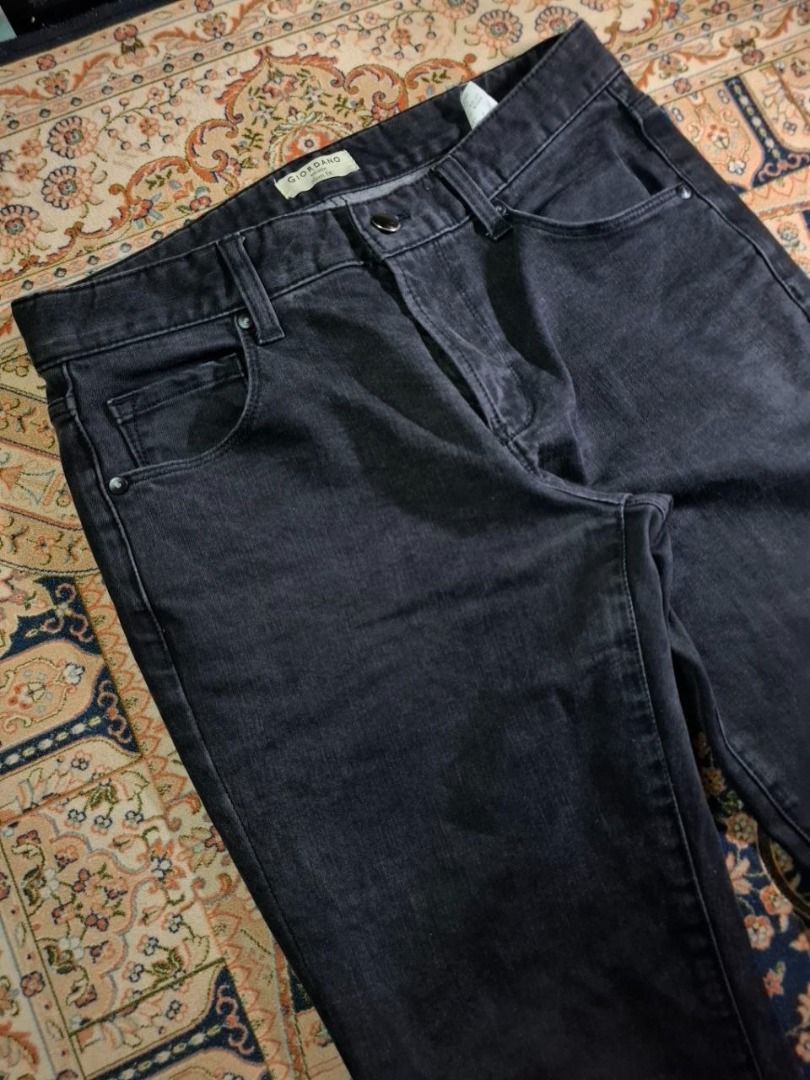Giordano Black Denim Jeans (Category: Jeans) located in Cagayan de Oro. Submitted by prudentials.ph (Listing ID 1462266172, Image 3). Description: GI0RD@NO SLIM FIT JEANS Size: 30 lenght: 36 thigh: 10 leg opening: 10 (M) mine 150+SF model's height: 5'7 model's size: 30 DM @prudentials.ph on Instagram for more inquiries!.