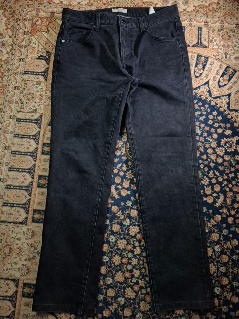 Giordano Black Denim Jeans (Category: Jeans) located in Cagayan de Oro. Submitted by prudentials.ph (Listing ID 1462266172, Image 2). Description: GI0RD@NO SLIM FIT JEANS Size: 30 lenght: 36 thigh: 10 leg opening: 10 (M) mine 150+SF model's height: 5'7 model's size: 30 DM @prudentials.ph on Instagram for more inquiries!.