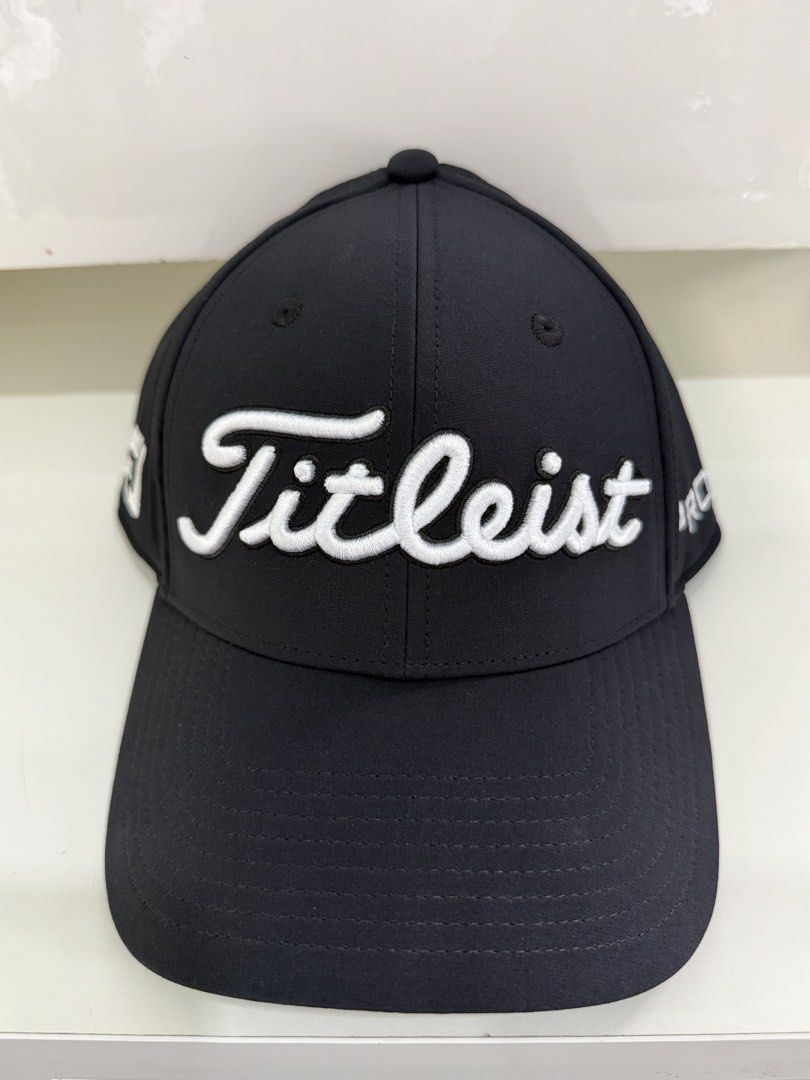 Golf Caps 1 (Category: Golf) located in Quezon City. Submitted by janej_07 (Listing ID 1432495708, Image 3). Description: Authentic Titleist golf caps, without ball marker Location: SAKSGOLF Camp Aguinaldo, QC.