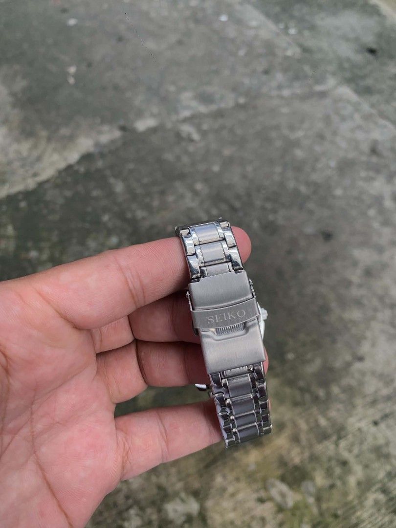 grand seiko pink dial watch (Category: Men's Watches) located in Manila. Submitted by trustthrift2002 (Listing ID 1462378175, Image 3). Description: grand seiko pink dial watch open back automatic movement heavy,heavy strap.