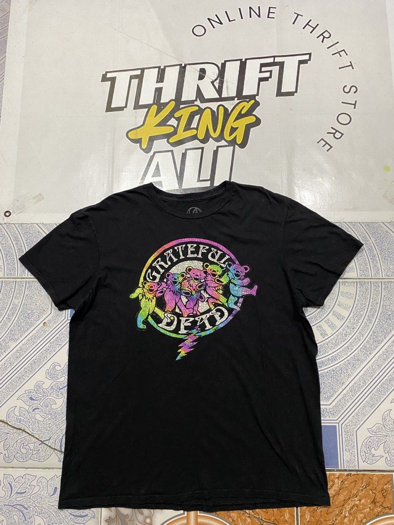 Grateful Dead Tee (Category: Tshirts & Polo Shirts ) located in Rosario. Submitted by thrift_king_ali (Listing ID 1462348584, Image 1). Description: Grateful Dead Large Dimes: W-22 L-27.5 no issue excellent condition 350+sf.