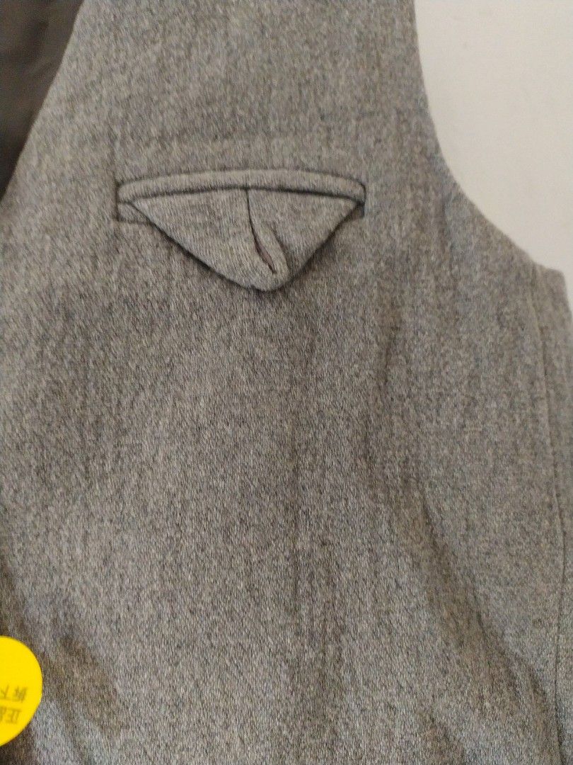 Gray vest medium (Category: Coats, Jackets and Outerwear) located in Manila. Submitted by timtam04 (Listing ID 1462437261, Image 2). Description: buy1take1 selected items.