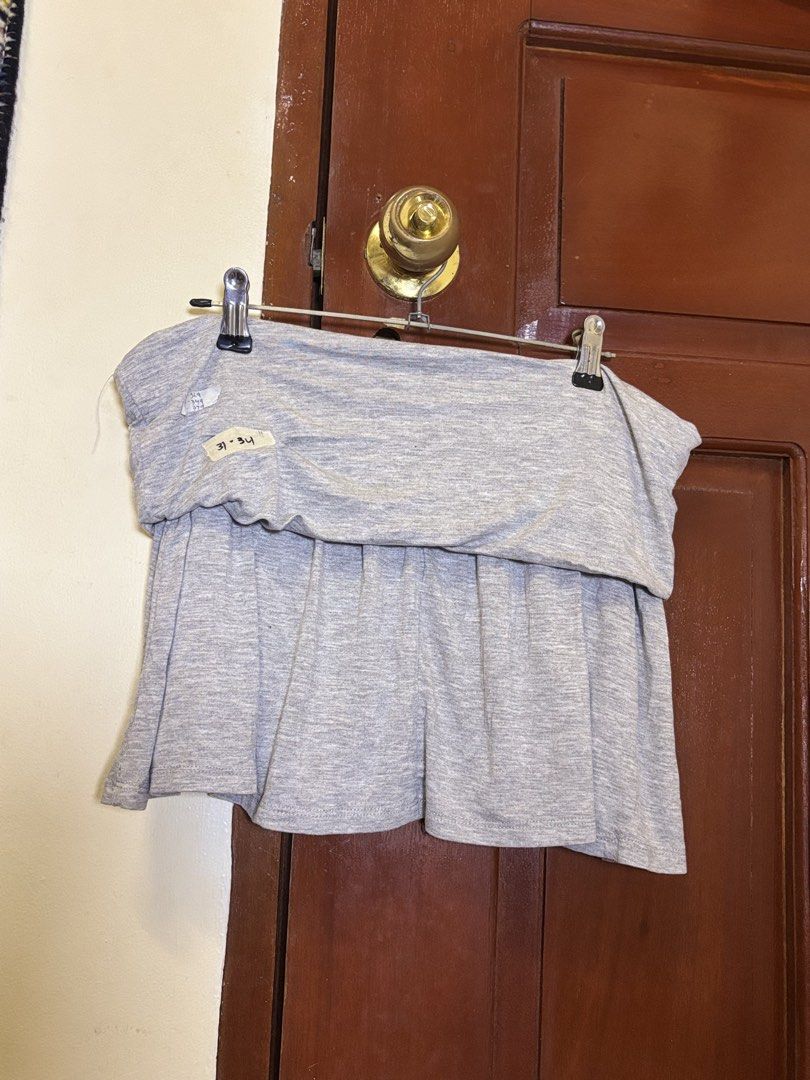 Grey mini skirt cotton (Category: Skirts) located in Laoag. Submitted by sushivara (Listing ID 1462422309, Image 1). Description: GURL MINI COTTON!!! PERFECTT QUALITY SHAA W/inner shorts Size 31-34 Rules: No joyjoy No cancellations (100 fee) 📍Laoag | Batac City Ilocos Norte .