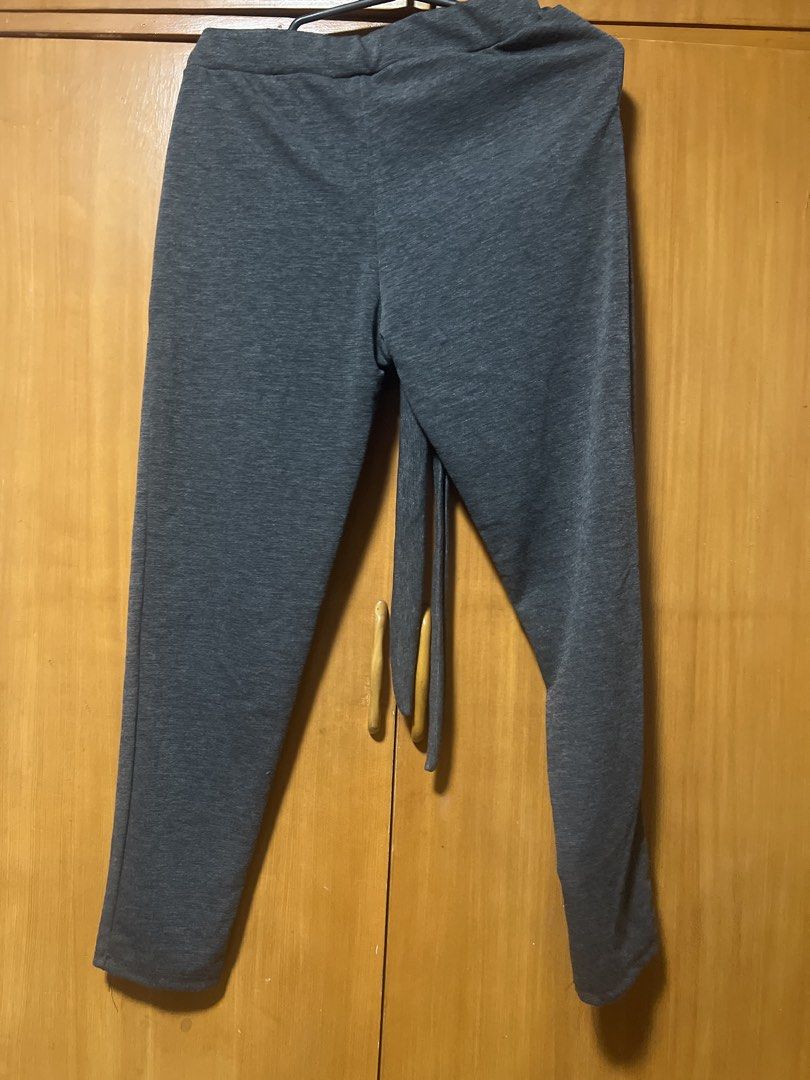 Grey Tie-Waist Jogger Pants (Category: Other Bottoms) located in Pasig City. Submitted by zebteashoppe01 (Listing ID 1462364835, Image 2). Description: - Comfy grey jogger pants - Adjustable tie-waist for a snug fit - Two convenient side pockets - Soft, comfortable material - Ideal for lounging or casual outings - Ankle length Gcash mode of payment Jnt Pasig 09096535540 .