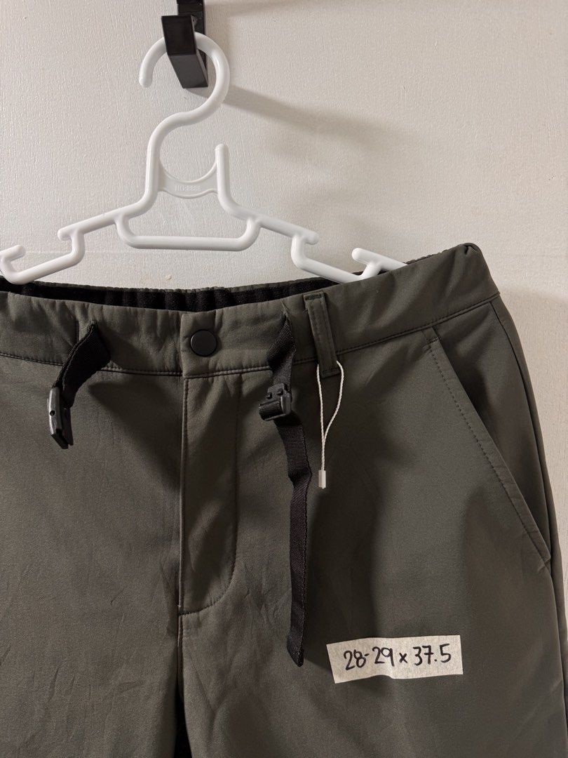 GU Cargo Pants Size S Olive Green (Category: Other Bottoms) located in Cavite. Submitted by aldrindela40142 (Listing ID 1462334250, Image 2). Description: - GU Olive Green Cargo Pants - Size: S - Features: Elastic waistband with drawstring, two side pockets, two back pockets - Design: Knee panel detailing - Comfort: Perfect for everyday wear - Fit: Please check measurements.