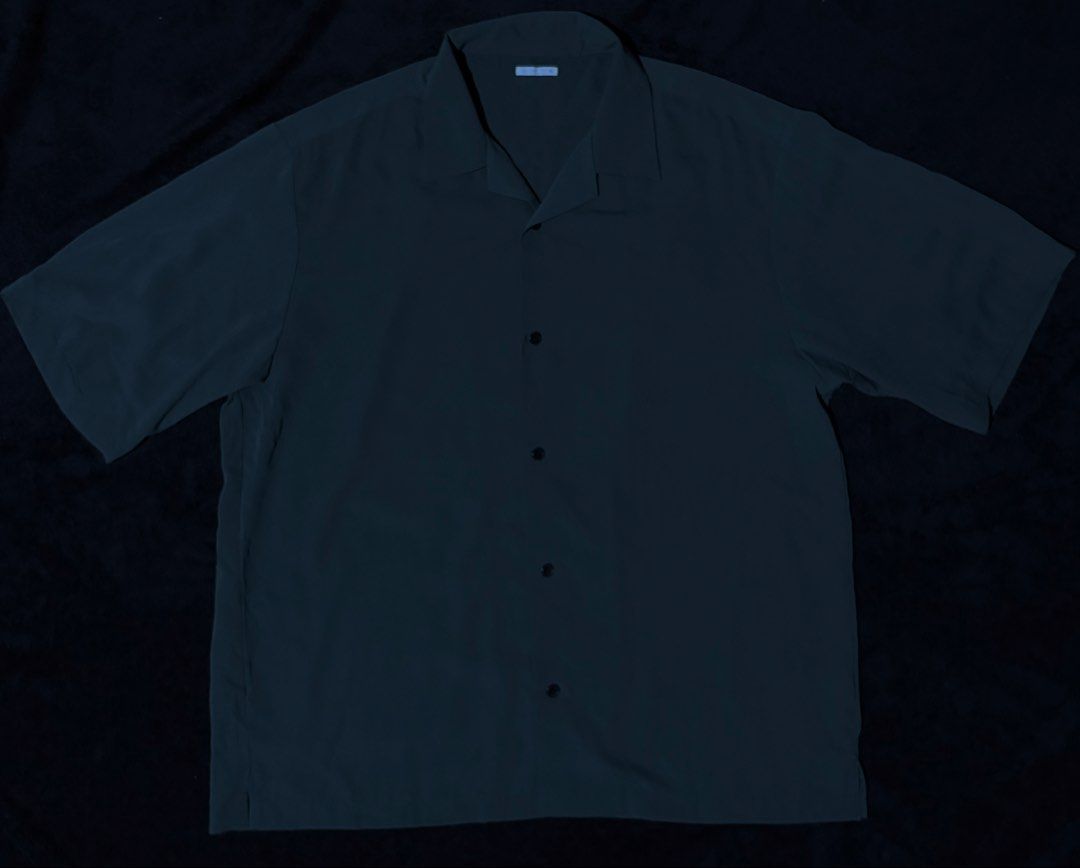 GU Dark Green Short Sleeve Button Up Shirt (Category: Tshirts & Polo Shirts ) located in Pasay City. Submitted by wornfitsco (Listing ID 1462284892, Image 1). Description: - GU Dark Green Short Sleeve Shirt - Relaxed collar - Button-up front - 100% Polyester - Versatile and great for casual wear.