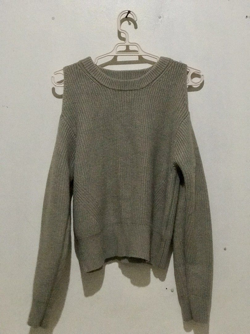 GU Knitted Shoulder-Slit Sweater (Category: Others Tops) located in Davao. Submitted by shanthedestroyer (Listing ID 1462379215, Image 1). Description: i have when worn just mssge. size S on tag but can fit Small - Medium.