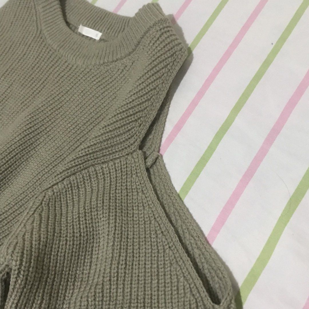 GU Knitted Shoulder-Slit Sweater (Category: Others Tops) located in Davao. Submitted by shanthedestroyer (Listing ID 1462379215, Image 2). Description: i have when worn just mssge. size S on tag but can fit Small - Medium.