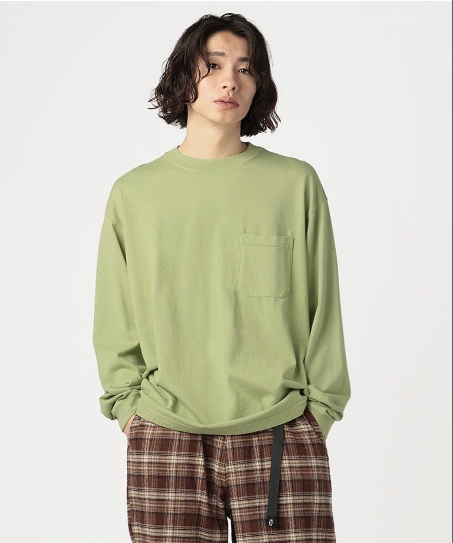 GU Long Sleeve Pocket T-Shirt (Category: Tshirts & Polo Shirts ) located in Cavite. Submitted by yakultjeni85475 (Listing ID 1462380585, Image 1). Description: - Light green long sleeve shirt from GU - Single pocket on the left chest - Crew neck design - Versatile for layering or standalone wear - Simple and comfortable.