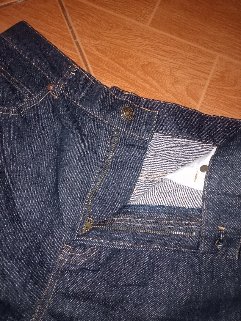 Gucci denim short (Category: Shorts) located in Manila. Submitted by kenny200024 (Listing ID 1462282080, Image 2). Description: Gucci denim short - size 40 - actual measurement seen on pic - like new condition - detail posted.