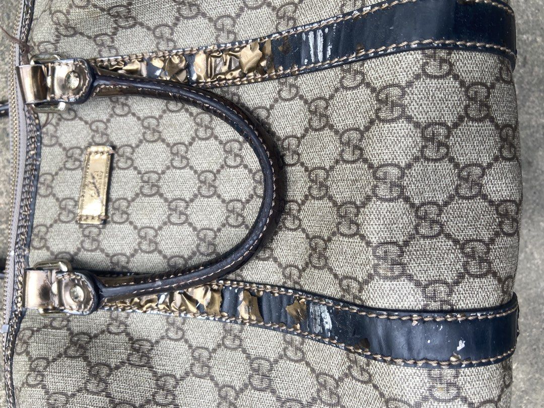 GUCCI HANDBAG (Category: Luxury Bags & Wallets) located in El Salvador. Submitted by 00jiroo00 (Listing ID 1462370925, Image 3). Description: GUCCI HANDBAG Dimensions: Estimated size - S Details: good condition heavy signs of usage may bakbak Condition: 8/10 Color rate: 8/10 Swipe for more details… 📌 Before You Buy: 📃 Please read all item details carefully 📍 Payment-first policy applies ❌ No cancellations, returns, or exchanges ‼️ Flaker will 