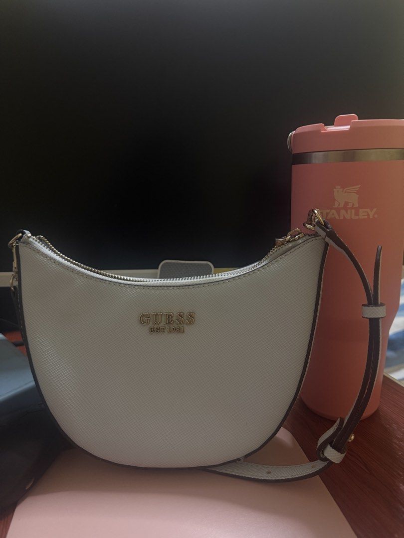 Guess Fedana Mini Shoulder Bag (Category: Shoulder Bags) located in Tarlac. Submitted by kayeshe (Listing ID 1462348960, Image 2). Description: 100% Authentic ✨ .