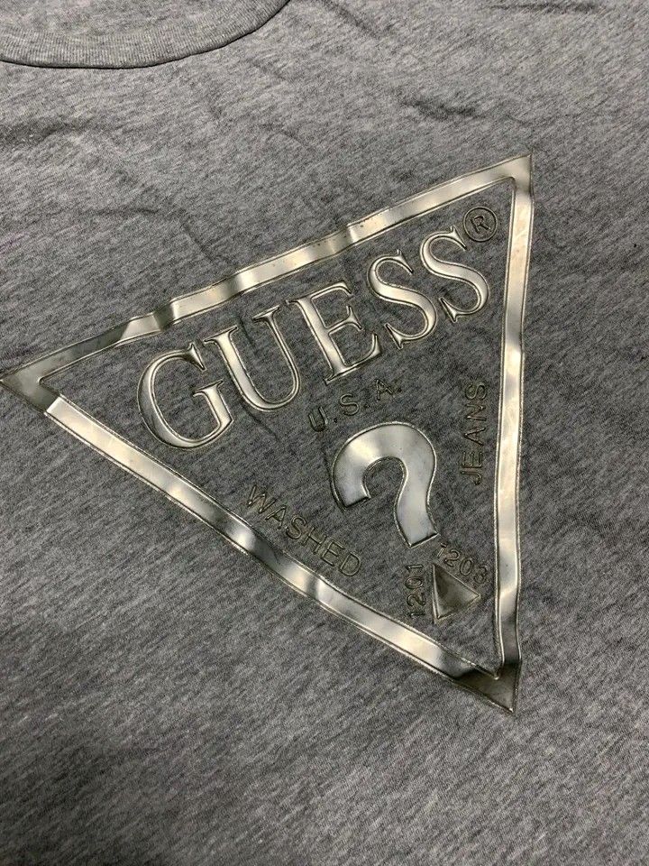 Guess tee (Category: Tshirts & Polo Shirts ) located in Lianga. Submitted by legitseller12345678 (Listing ID 1462392458, Image 3). Description: Guess 📌 Excellent Small to Medium Dimes 19.5x26 Mine 300 plus sf.