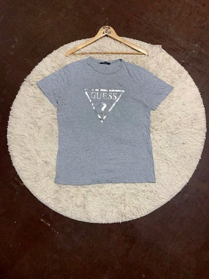 Guess tee (Category: Tshirts & Polo Shirts ) located in Lianga. Submitted by legitseller12345678 (Listing ID 1462392458, Image 1). Description: Guess 📌 Excellent Small to Medium Dimes 19.5x26 Mine 300 plus sf.