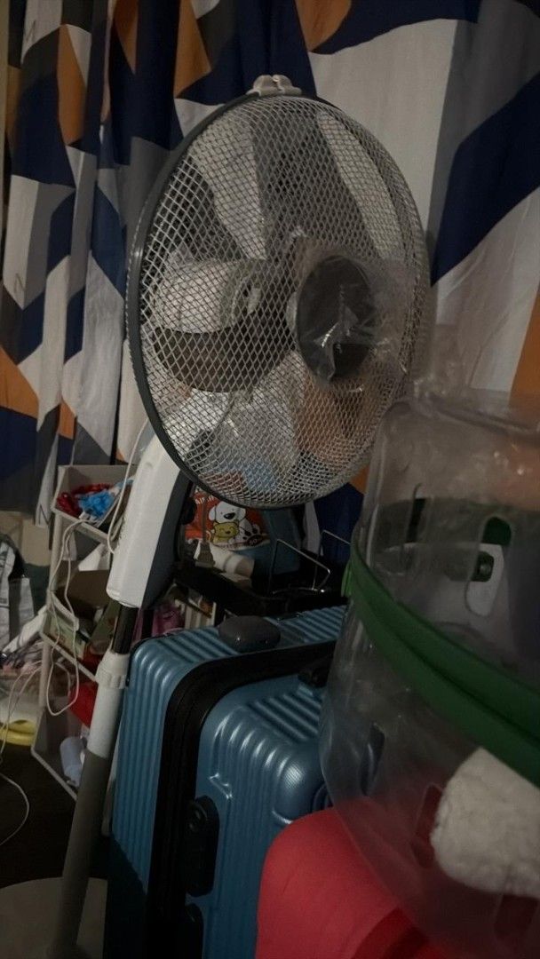 Hanabishi Baby Shield Stand Fan (Category: Fans) located in Manila. Submitted by julieannca18301 (Listing ID 1462313375, Image 3). Description: - White Hanabishi Baby Shield Stand Fan - Works well, reliable cooling - 3 speed settings for customized comfort - Oscillates side to side for wider air distribution - Adjustable height for optimal placement - Ideal for cooling down any room -Thermal Fuse protected motor - Decluttering - (3 weeks old) Iss