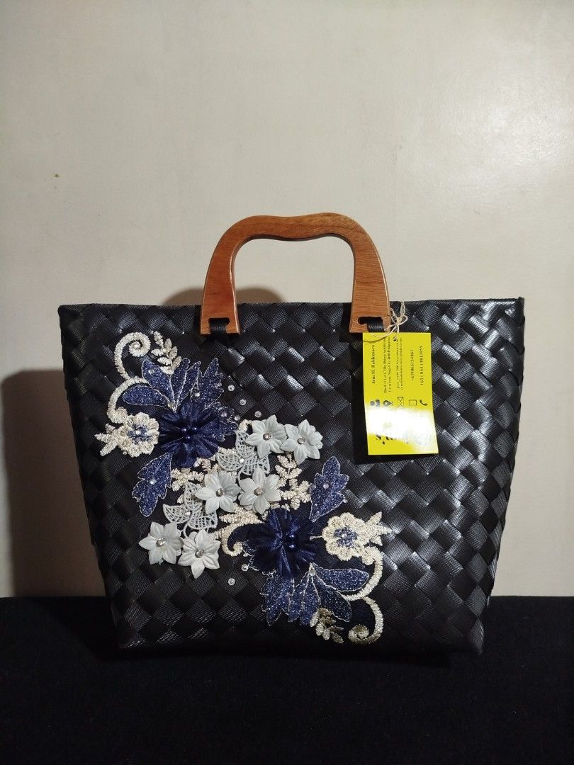 Handwoven bags (Category: Luxury Bags & Wallets) located in Naga. Submitted by jea1991 (Listing ID 1462301118, Image 3). Description: 550 each ✨😊.