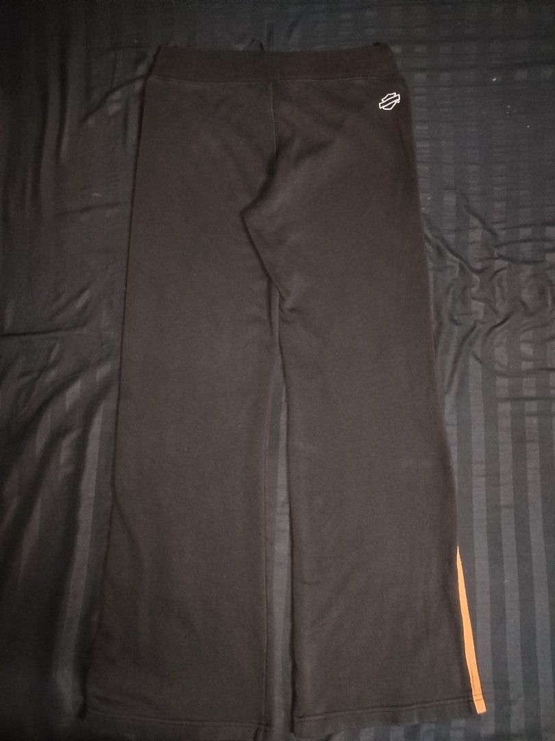 Harley Davidson Sweatpants (Category: Other Bottoms) located in San Juan City. Submitted by reddvelasquez4298 (Listing ID 1462301816, Image 2). Description: Harley Davidson Sweatpants Size XS 30 Waistline Stretch 34 9.5 Thigh 10 Leg Hole 39 Length Good Condition 500 pesos PM.