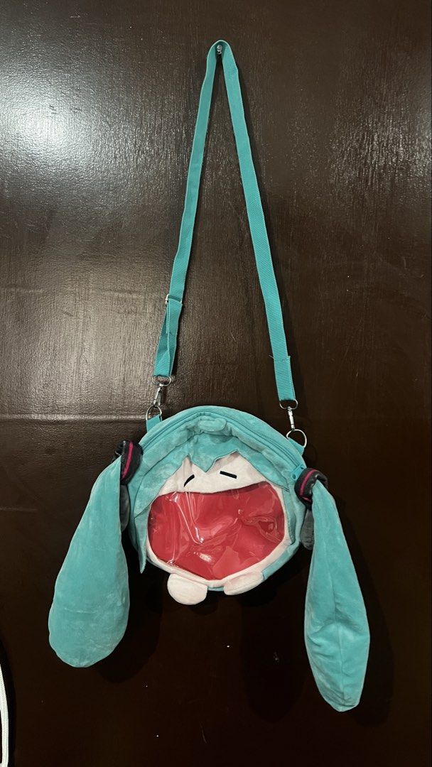 Hatsune Miku Plush Ita Bag (Category: Plushies & Soft Toys) located in Caloocan City. Submitted by ilhuviaaa (Listing ID 1462305241, Image 1). Description: Used once 📍Batangas MOD: J&T/LBC/lalamove.