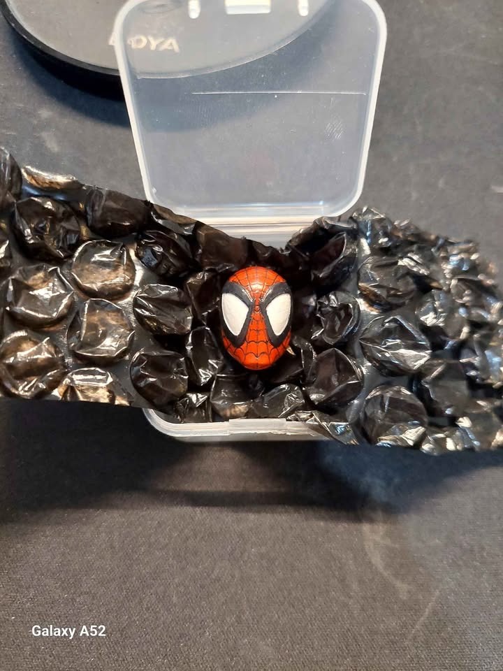 *HEADSCULPT ONLY* Spider-Man Todd McFarlane headsculpt (Category: Figurines & Statues) located in Cavite. Submitted by maquilingski (Listing ID 1462422473, Image 1). Description: *HEADSCULPT ONLY* *DI KASAMA UNG FIGURE* Resin Printed I think. Pede daw sa RYV body and Maximum Hole is still wide so need sticky tack or silicon tubing. RFS sinubukan lng mag custom head. Nego pa unti or offer kayo swap. Pede JNT or Lalamove Located in General Trias, C
