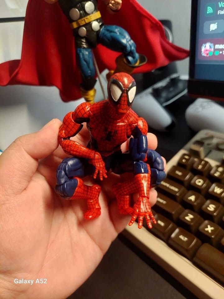 *HEADSCULPT ONLY* Spider-Man Todd McFarlane headsculpt (Category: Figurines & Statues) located in Cavite. Submitted by maquilingski (Listing ID 1462422473, Image 2). Description: *HEADSCULPT ONLY* *DI KASAMA UNG FIGURE* Resin Printed I think. Pede daw sa RYV body and Maximum Hole is still wide so need sticky tack or silicon tubing. RFS sinubukan lng mag custom head. Nego pa unti or offer kayo swap. Pede JNT or Lalamove Located in General Trias, C