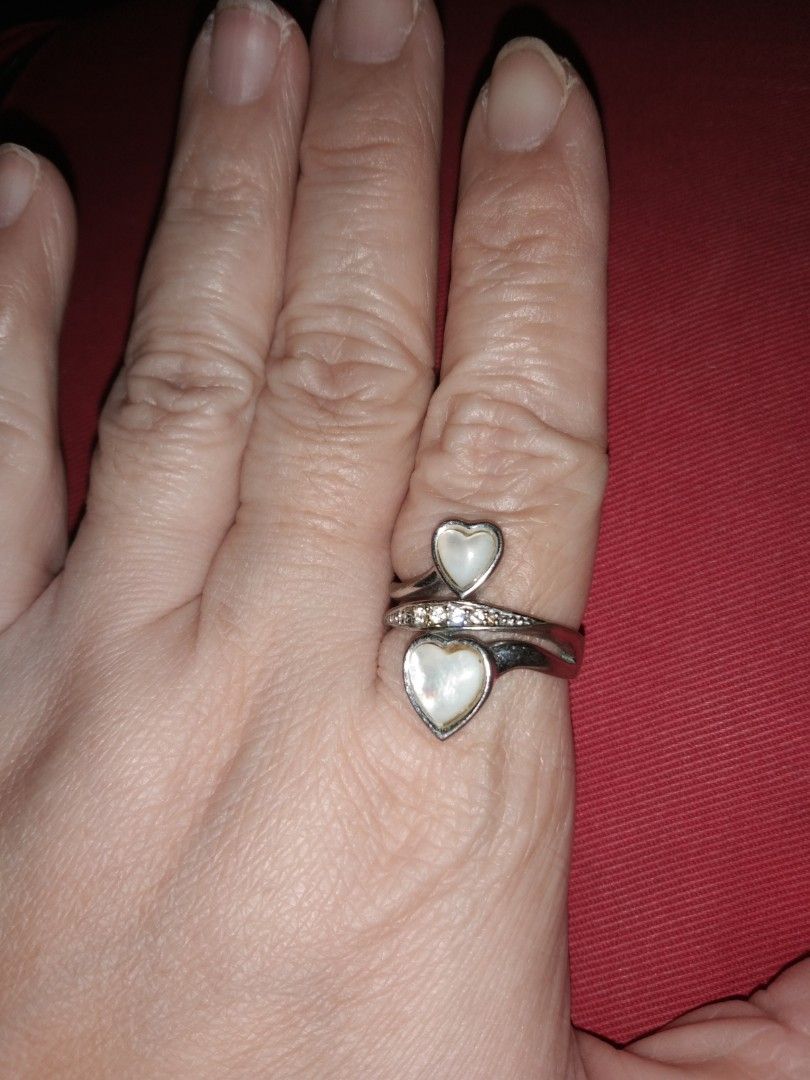 Hearts ring moonstone size 9 (Category: Rings) located in Quezon City. Submitted by eidorableshop (Listing ID 1462266736, Image 3). Description: .