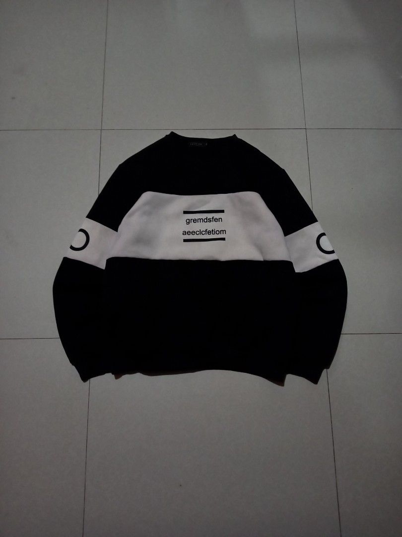 HEAVY COTTON LONGSLEEVE (Category: Coats, Jackets and Outerwear) located in Manila. Submitted by sonny2k (Listing ID 1462392368, Image 1). Description: width (pit to pit): 23 length: 26.
