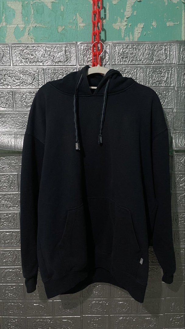 Heavyweight Pro Club Pullover Dark Navy Blue (Category: Hoodies) located in San Fernando. Submitted by capt.swag (Listing ID 1462411463, Image 1). Description: Large on tag .