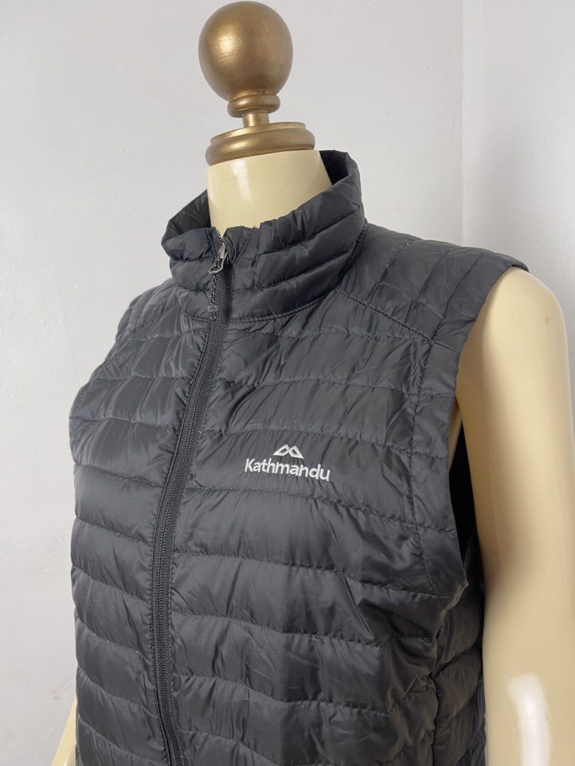 Heli Down Vest (Category: Vests) located in San Simon. Submitted by gonzalescr83075 (Listing ID 1462310853, Image 2). Description: Size - Small / Medium Frame 📌 PRE-LOVED ITEMS REMINDER 📌 Thank you for checking out my listings! Please read before claiming: ✨ All items are PRE-LOVED/SECONDHAND. ✨ Expect minimal signs of use, small flaws, or imperfections that may have been overlooked. ✨ Please manage your expectations and do not expect items to 