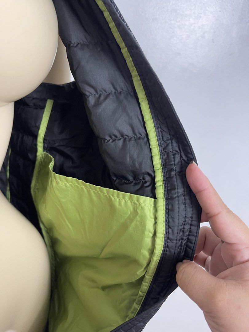 Heli Down Vest (Category: Vests) located in San Simon. Submitted by gonzalescr83075 (Listing ID 1462310853, Image 3). Description: Size - Small / Medium Frame 📌 PRE-LOVED ITEMS REMINDER 📌 Thank you for checking out my listings! Please read before claiming: ✨ All items are PRE-LOVED/SECONDHAND. ✨ Expect minimal signs of use, small flaws, or imperfections that may have been overlooked. ✨ Please manage your expectations and do not expect items to 