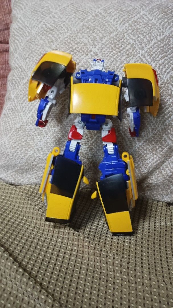 Hello Carbot Avante Transforming Robot toy (Category: Action & Battle Toys) located in Tanza. Submitted by --unicorn-- (Listing ID 1462413679, Image 2). Description: -Imported From South Korea -No Clips Issues -selling as AS IS WYSIWYG -Auntentic Korea Robot -Good for display -Good Quality -Complete Accessories -No Issues I can Find💯 -10/10 Condition -Near Mint Condition NEGOTIABLE PRICE!.