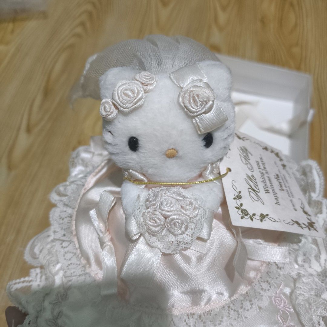 Hello Kitty Wedding Vivitix (Category: Handmade Craft) located in Manila. Submitted by kuromixx_ (Listing ID 1462389337, Image 2). Description: -have stain below of the pillow -vintage -check details before you mine.