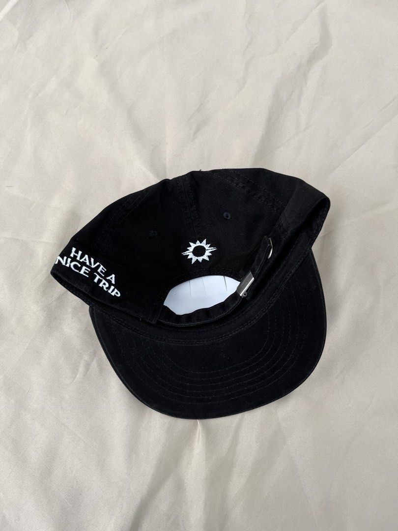 HELLO SUNRISE 6panel (Category: Caps & Hats) located in Quezon City. Submitted by headline. (Listing ID 1462279953, Image 2). Description: HELLO SUNRISE 6panel Black Excellent condition For only:800php +SHIPPING FEE.