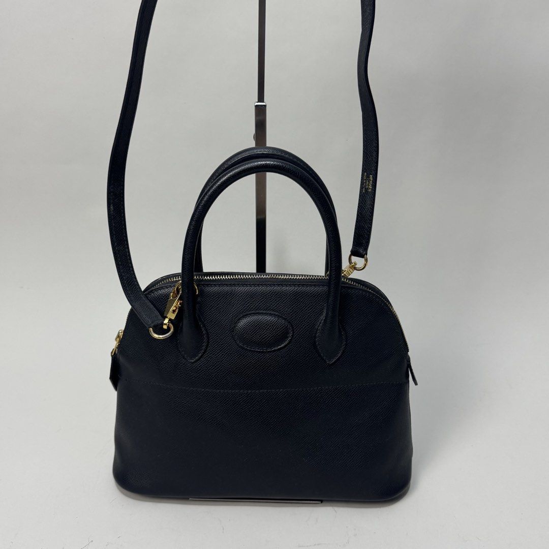Hermes leather bag (Category: Luxury Bags & Wallets) located in Dagupan City. Submitted by armoirelux (Listing ID 1462372882, Image 2). Description: Rank A Sign of usage .