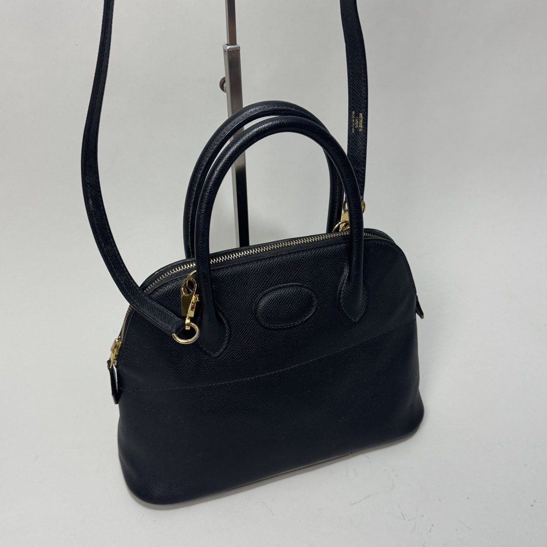 Hermes leather bag (Category: Luxury Bags & Wallets) located in Dagupan City. Submitted by armoirelux (Listing ID 1462372882, Image 3). Description: Rank A Sign of usage .