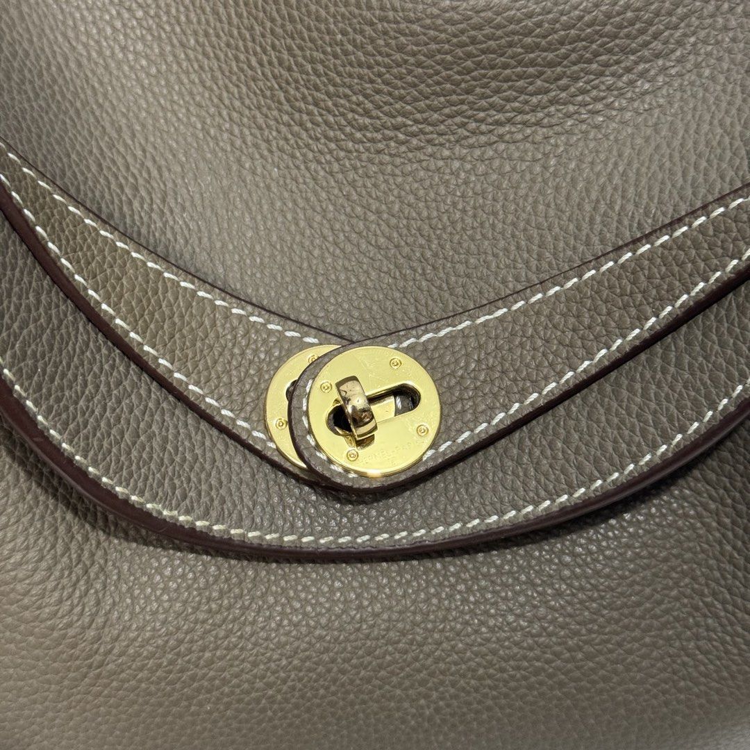 Hermes lindy bag (Category: Luxury Bags & Wallets) located in Dagupan City. Submitted by armoirelux (Listing ID 1462351505, Image 2). Description: Rank A Sign of usage only.