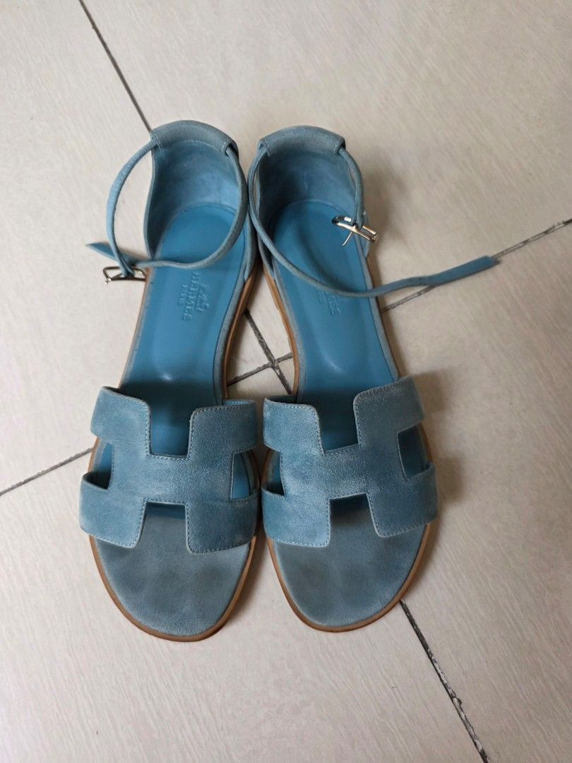Hermes santorini 36.5 (Category: Flats & Sandals) located in San Juan City. Submitted by dailydealsphest2010 (Listing ID 1462438164, Image 1). Description: 100% original hermes sandals 💙.
