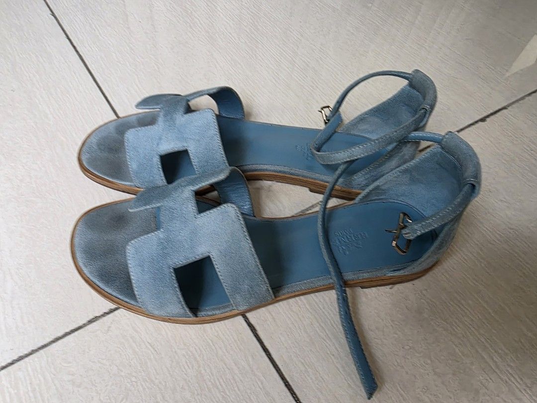 Hermes santorini 36.5 (Category: Flats & Sandals) located in San Juan City. Submitted by dailydealsphest2010 (Listing ID 1462438164, Image 2). Description: 100% original hermes sandals 💙.