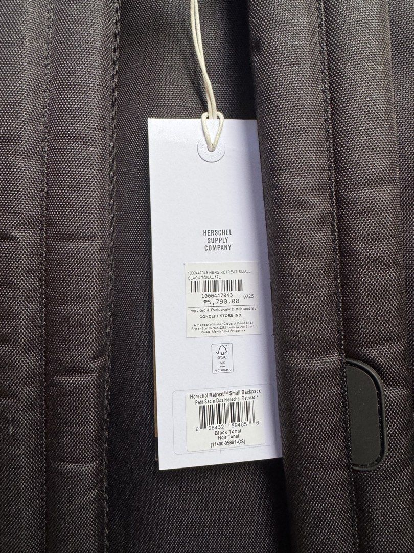 Herschel Retreat Small 17L (Category: Backpacks) located in Lamut. Submitted by arteepreloved (Listing ID 1462282650, Image 3). Description: Just DM. Thank you! .