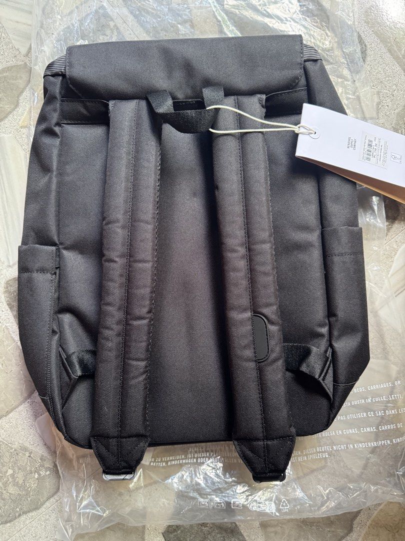 Herschel Retreat Small 17L (Category: Backpacks) located in Lamut. Submitted by arteepreloved (Listing ID 1462282650, Image 2). Description: Just DM. Thank you! .