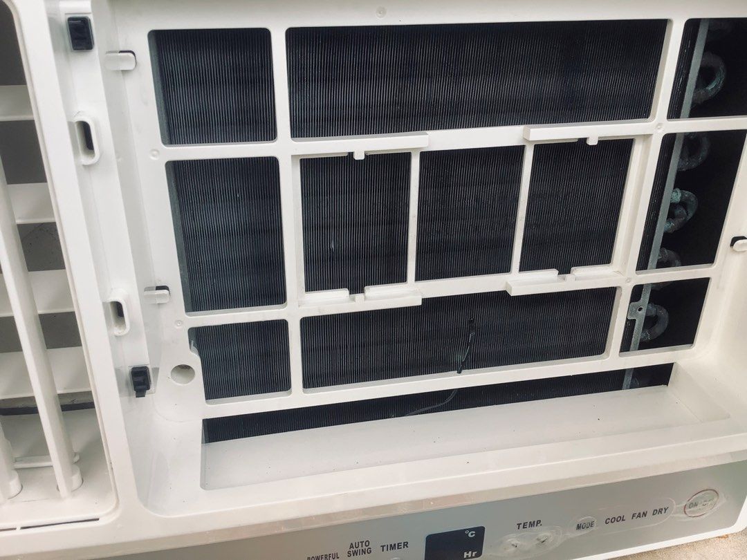 Hitachi Full DC Inverter Aircon AC 1HP (Category: Other Home Appliances) located in Manila. Submitted by purplemodel (Listing ID 1462400271, Image 3). Description: Php 13,500 Hitachi Full DC Aircon 1.0 HP Used In good working condition Pick up to check and test Selling as is San andres manila Thank you.